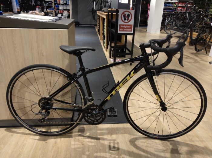 Trek Domane 2.0 Heren 2023